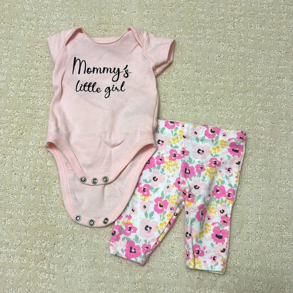 Newborn Mommy’s little girl matching set - Picture 1 of 2
